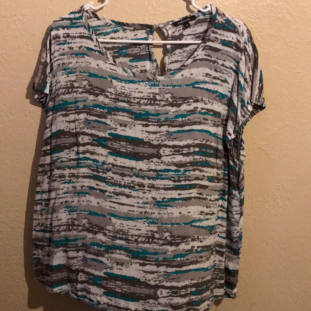 Multi colored shirt sleeve shirt